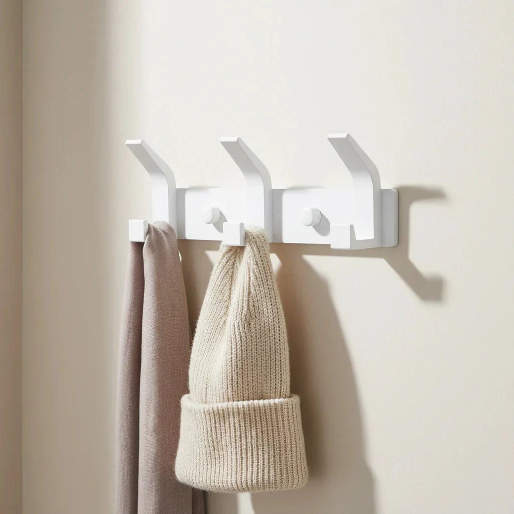 Porte-Manteau Mural Blanc Bois Laqué Crochets Métal, vue 1 sur 4